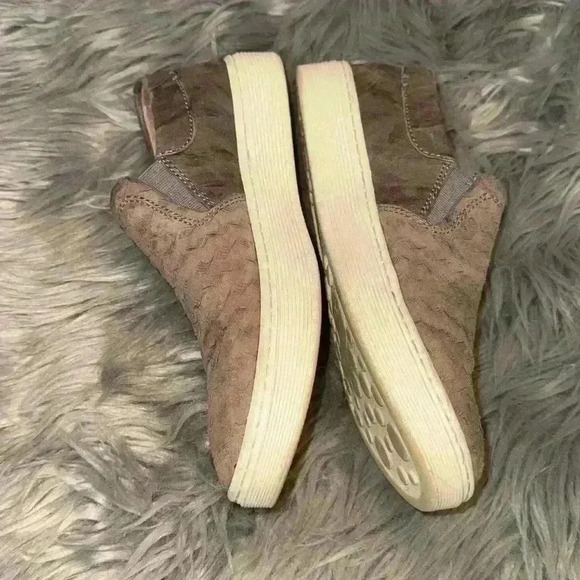 Sofft Somers lll Textured Reptile Print Slip On Flats Sneakers Size 7.5 - Picture 4 of 8